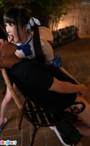 Ria Kurumi spit swapping and giving handjob