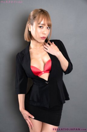 Office lady Nanahara Nanako sucking cock and cum in mouth