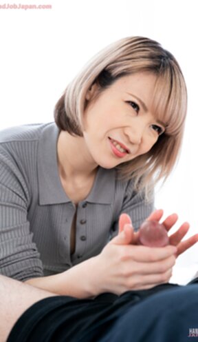 Aida Miku on her knees giving handjob and cum in her hand