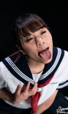 Kogal Komatsu Aya on her knees receiving cum in her mouth