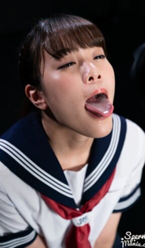 Kogal Komatsu Aya on her knees receiving cum in her mouth